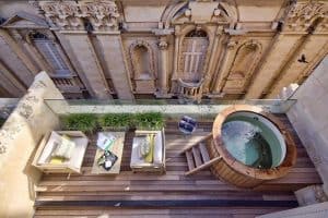 Casa Ellul: Rooftop jacuzzi at one of the more exclusive Malta hotels.